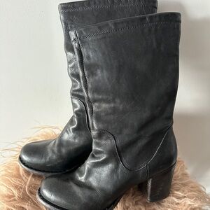 CLASSIC BIKER BOOTS!
Fiorentini + Baker 38 black
Iconic.